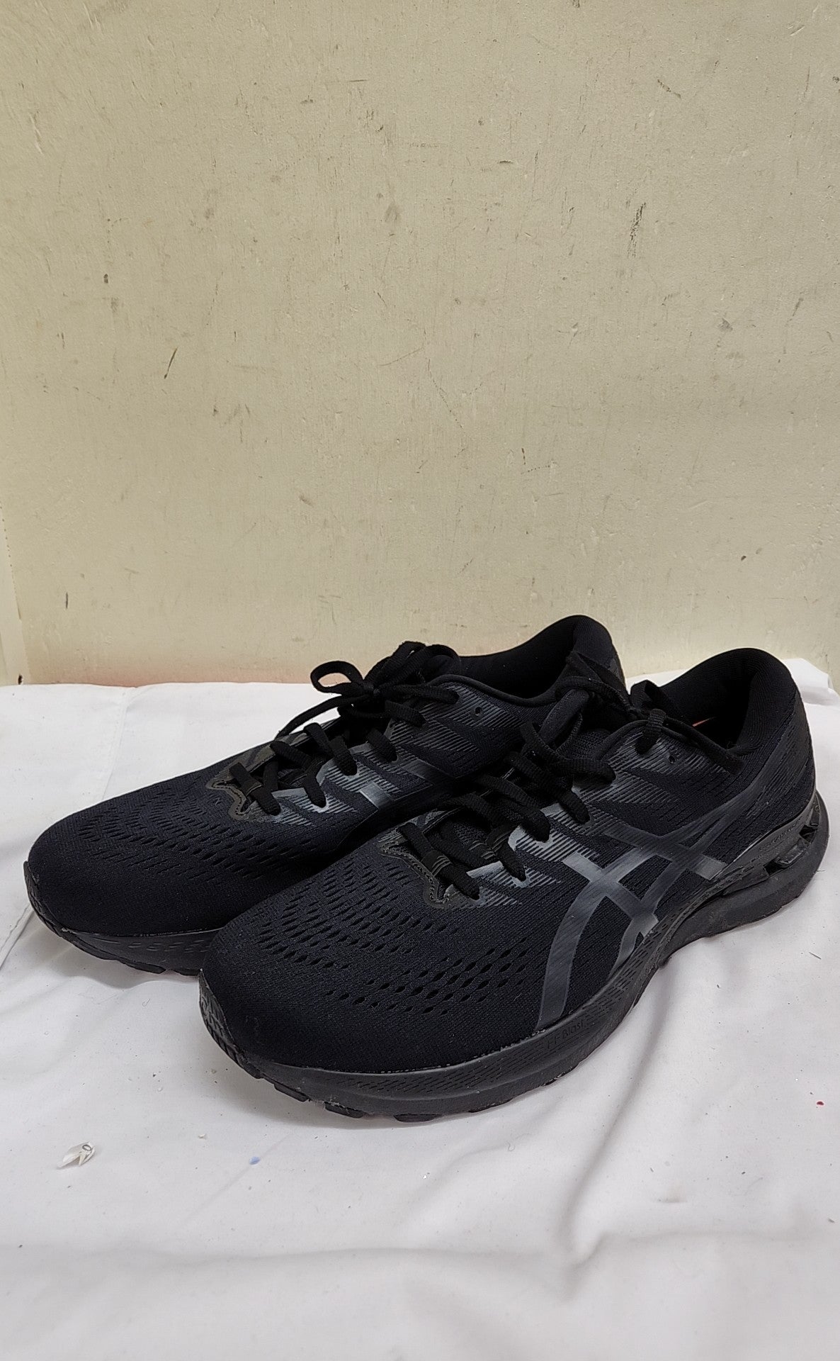 Asics Men's Size 14 Black Shoes