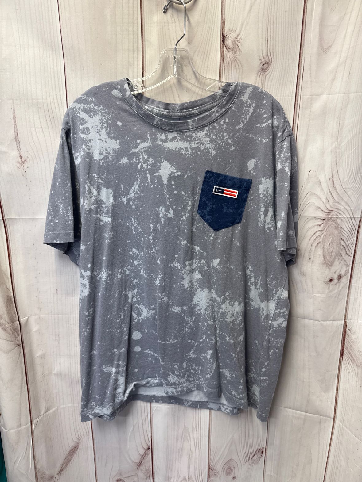 Nike Men's Size XL Gray Shirt
