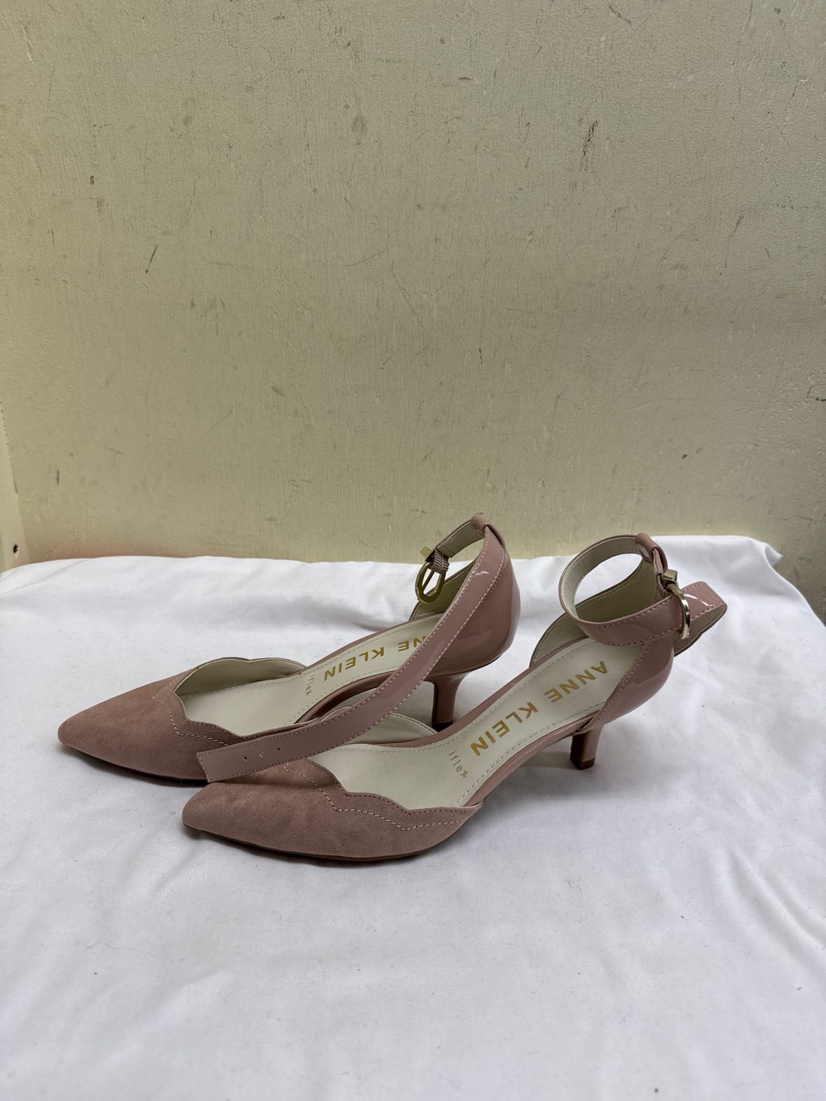 Anne Klein Women's Size 7 Pink Pumps Shoes