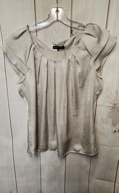 Violet & Claire Women's Size M Beige Short Sleeve Top