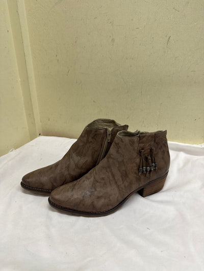 White Mountain Women's Size 39 = 8-1/2 Brown Boots Shoes