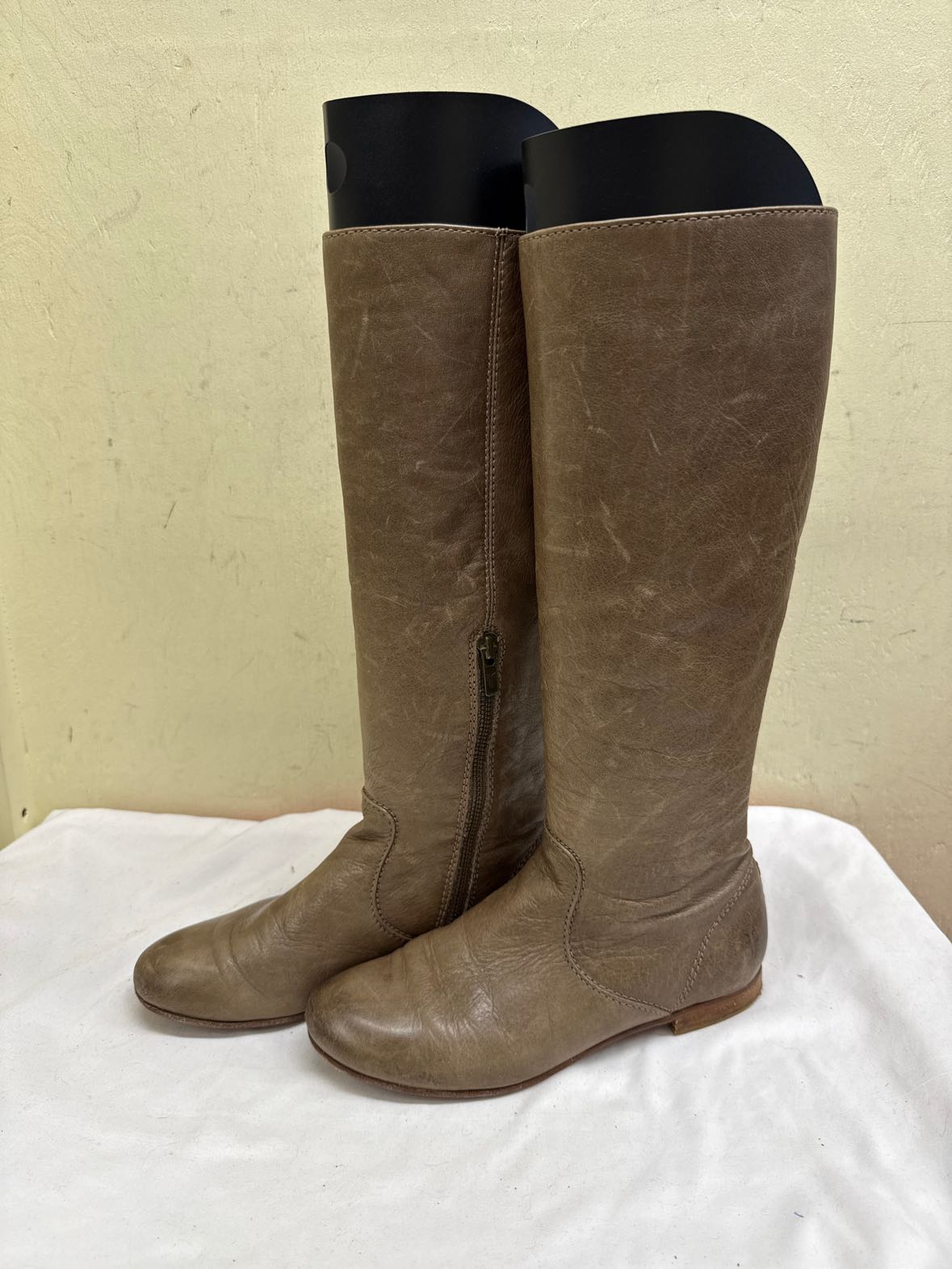 Frye Women's Size 6-1/2 Taupe Boots Shoes