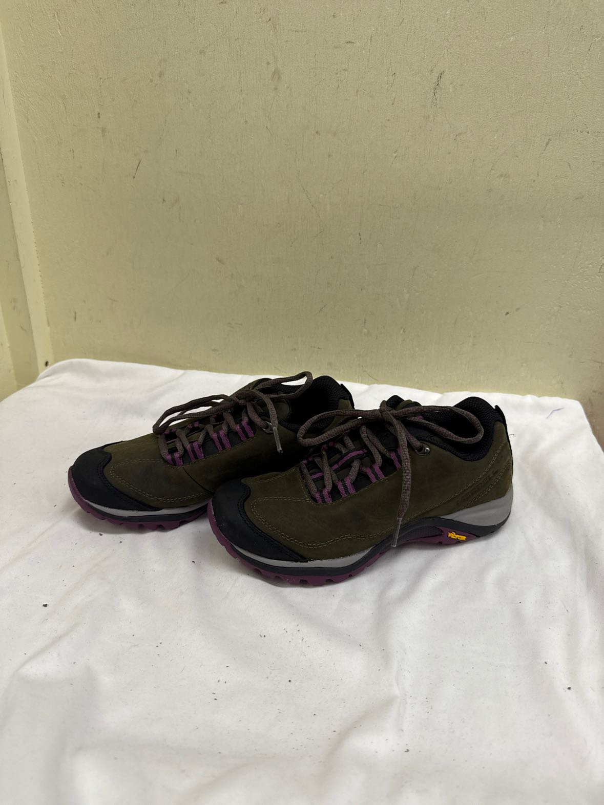 Merrell Women's Size 5 Green Sneakers Shoes