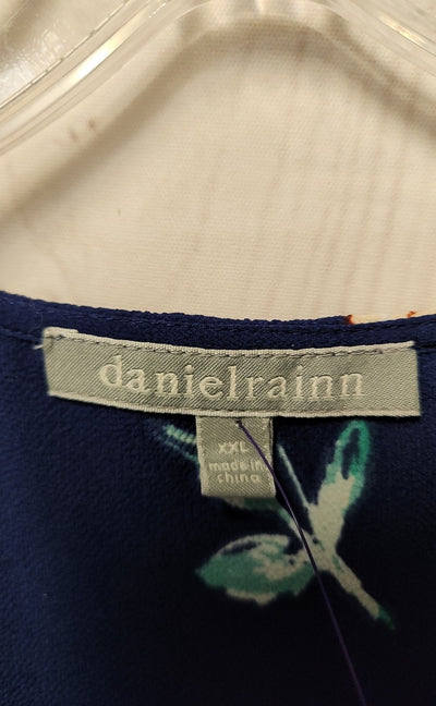 Danielrainn Women's Size XXL Navy Floral Short Sleeve Top