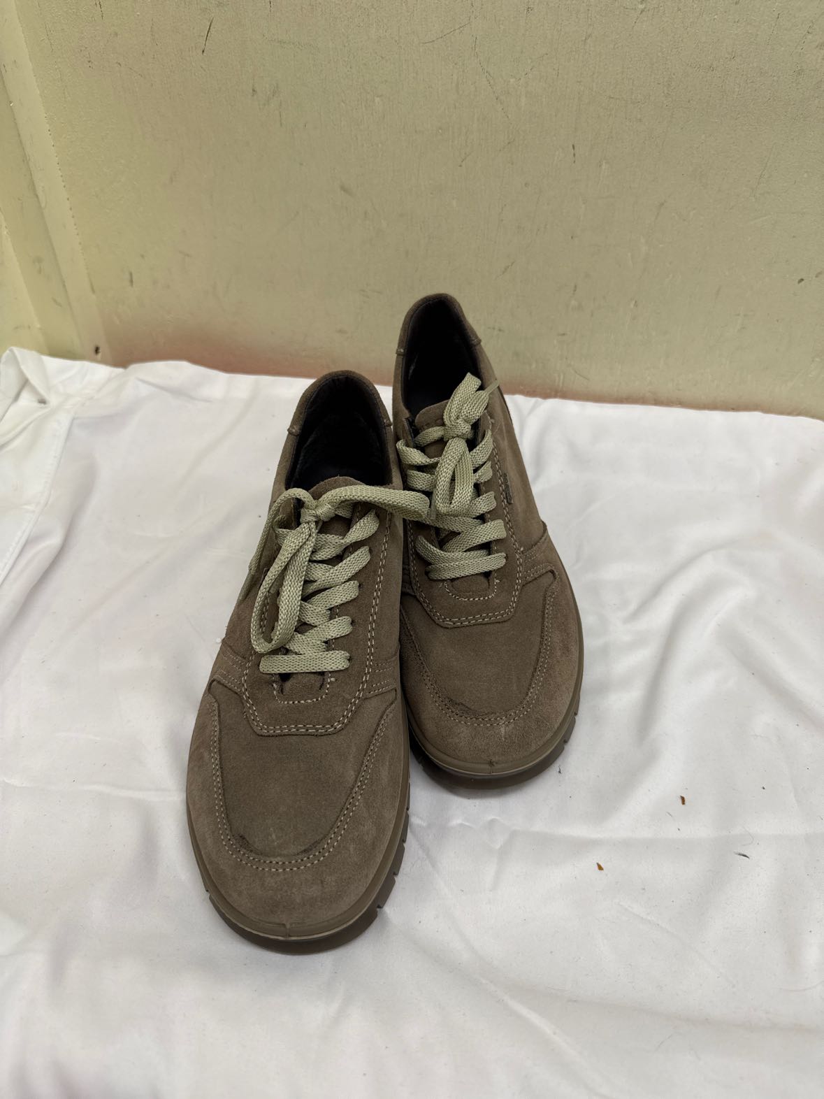 Vera Pelle Women's Size 9 Taupe Sneakers Shoes