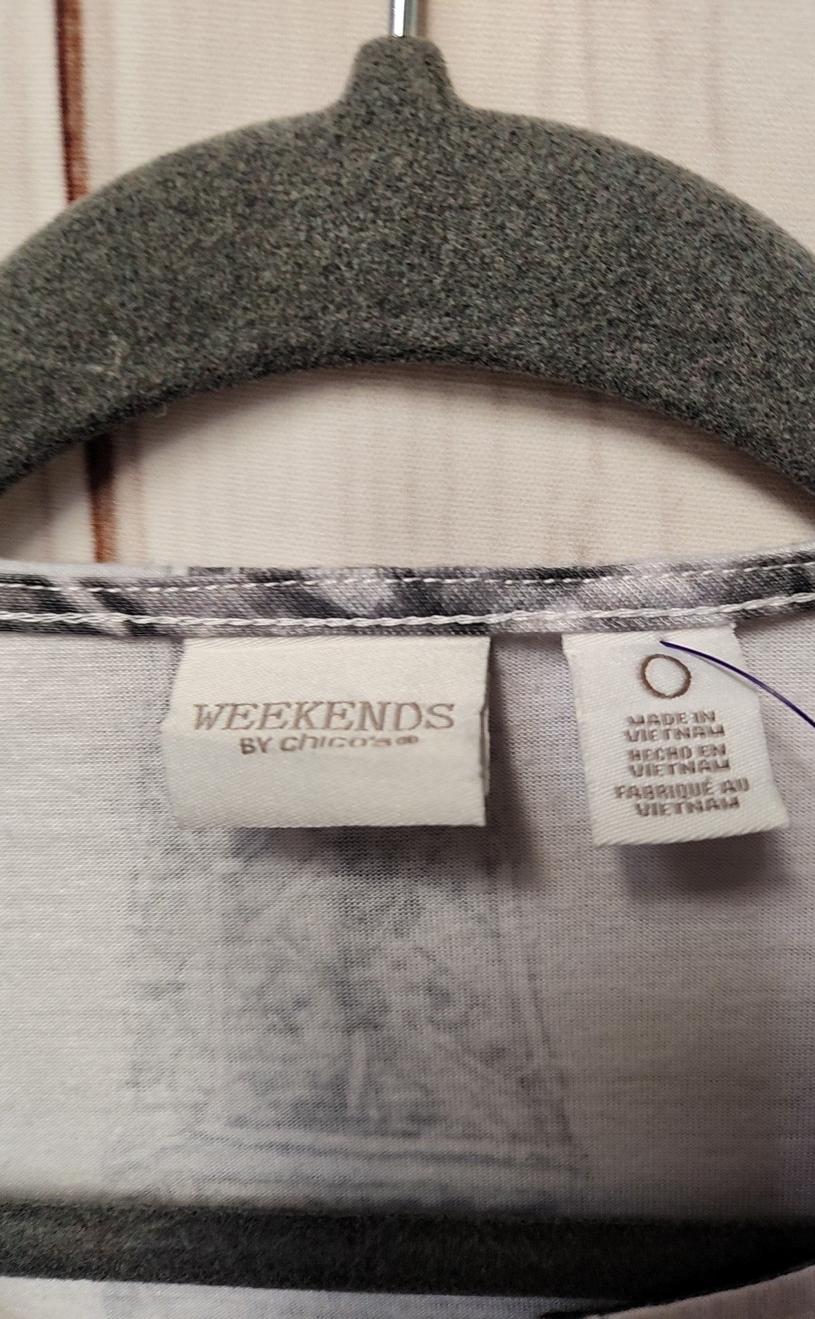 Chico's Women's Size 0 = US S Gray 3/4 Sleeve Top