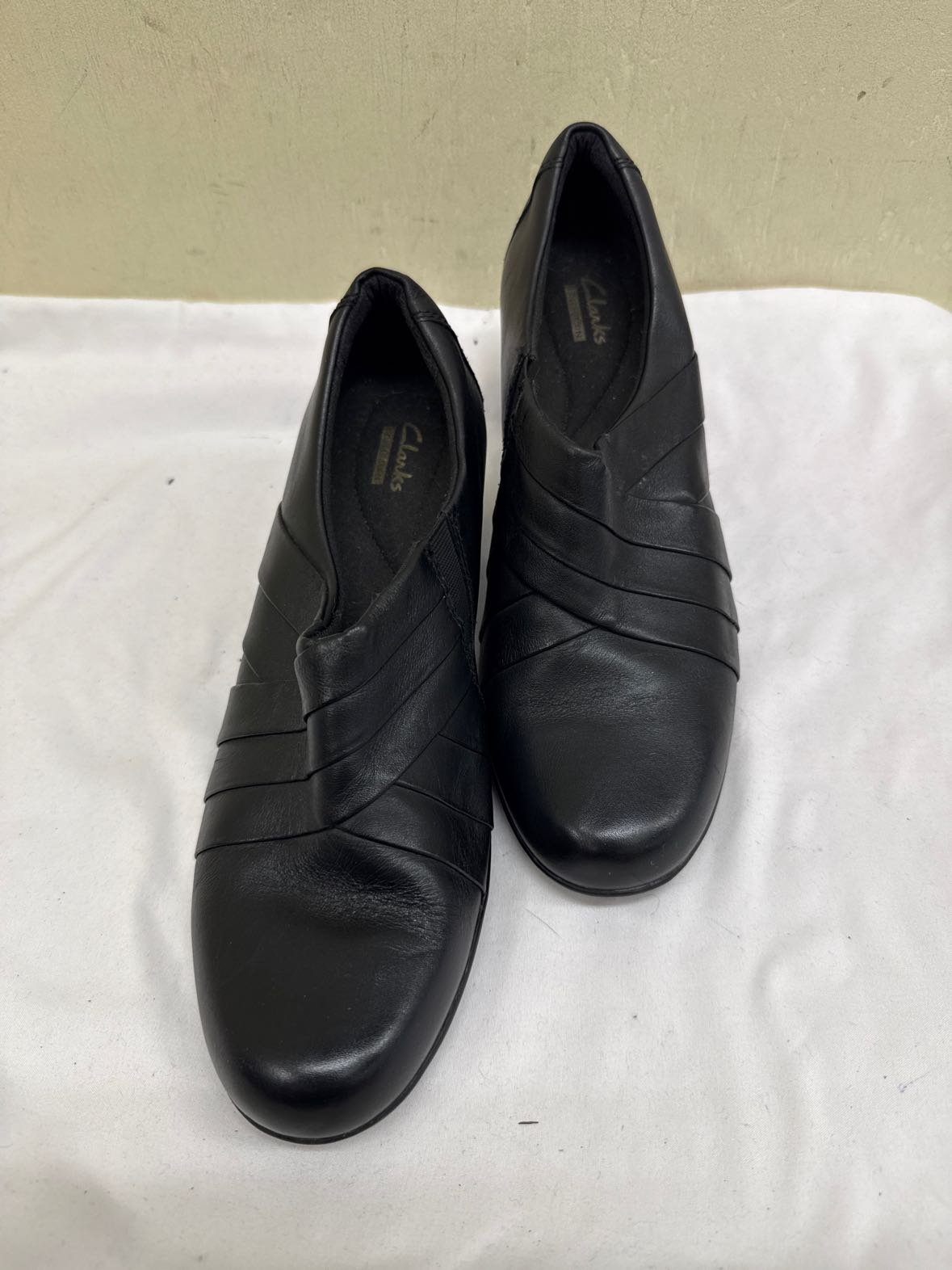 Clarks Women's Size 9-1/2 Black Pumps Shoes