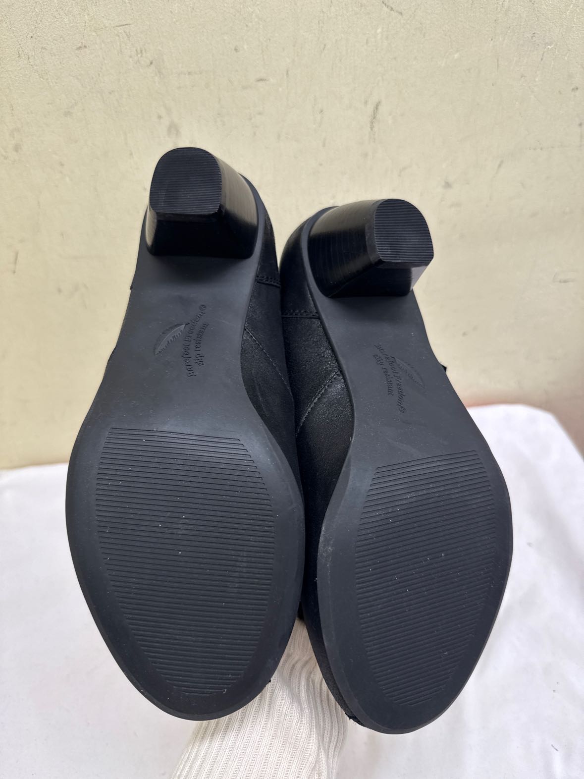 Barefoot Freedom Women's Size 9 Black Pumps Shoes