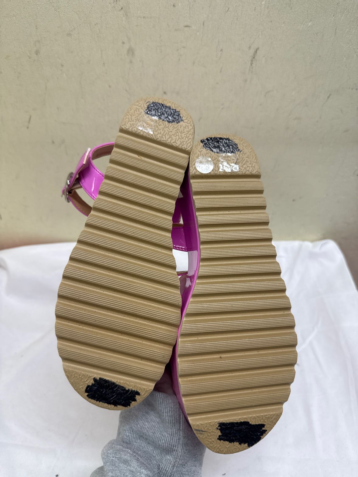 Dirty Laundry Women's Size 5-1/2 Pink Sandals Shoes