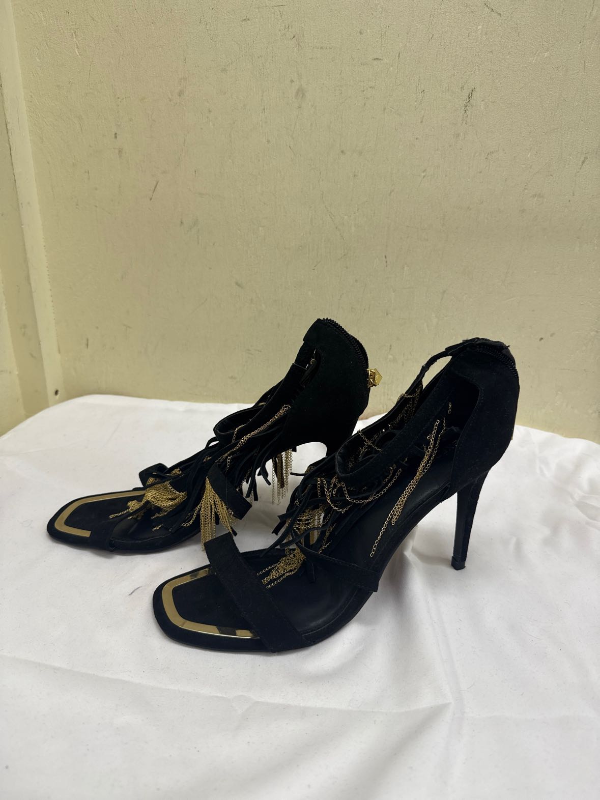 Express Women's Size 10 Black Sandals Shoes