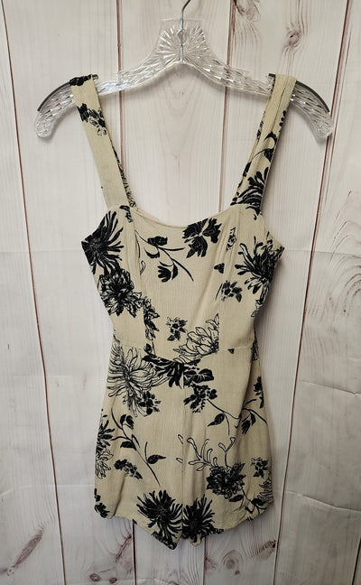 Kimchi Blue Women's Size 2 Beige Floral Romper
