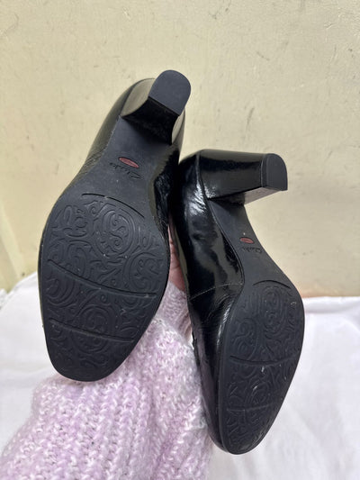 Clarks Women's Size 9 Black Pumps Shoes