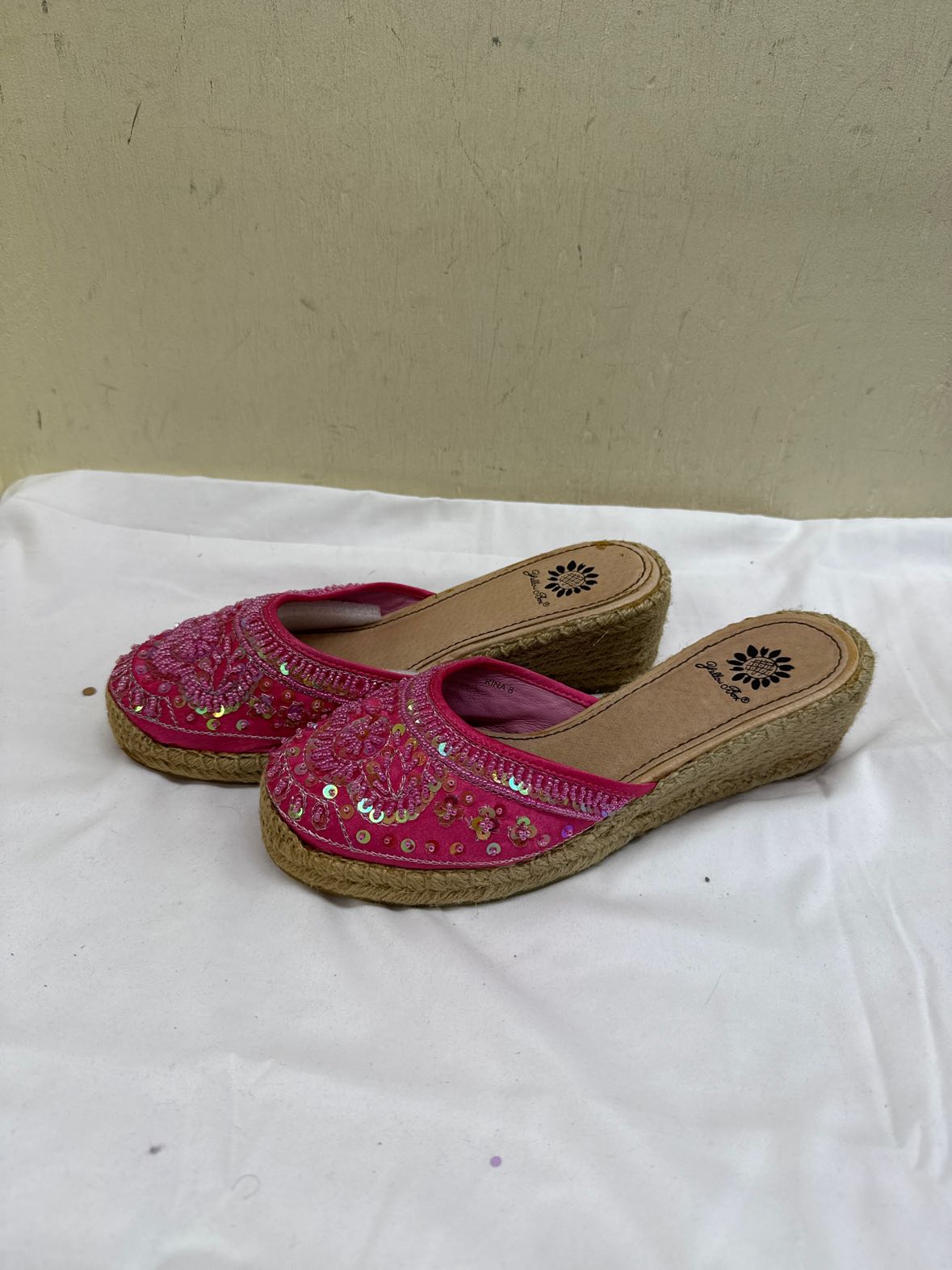 Yellow Box Women's Size 8 Pink Pumps