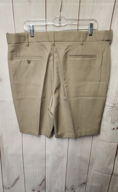 PGA Men's Size 40 Beige Shorts