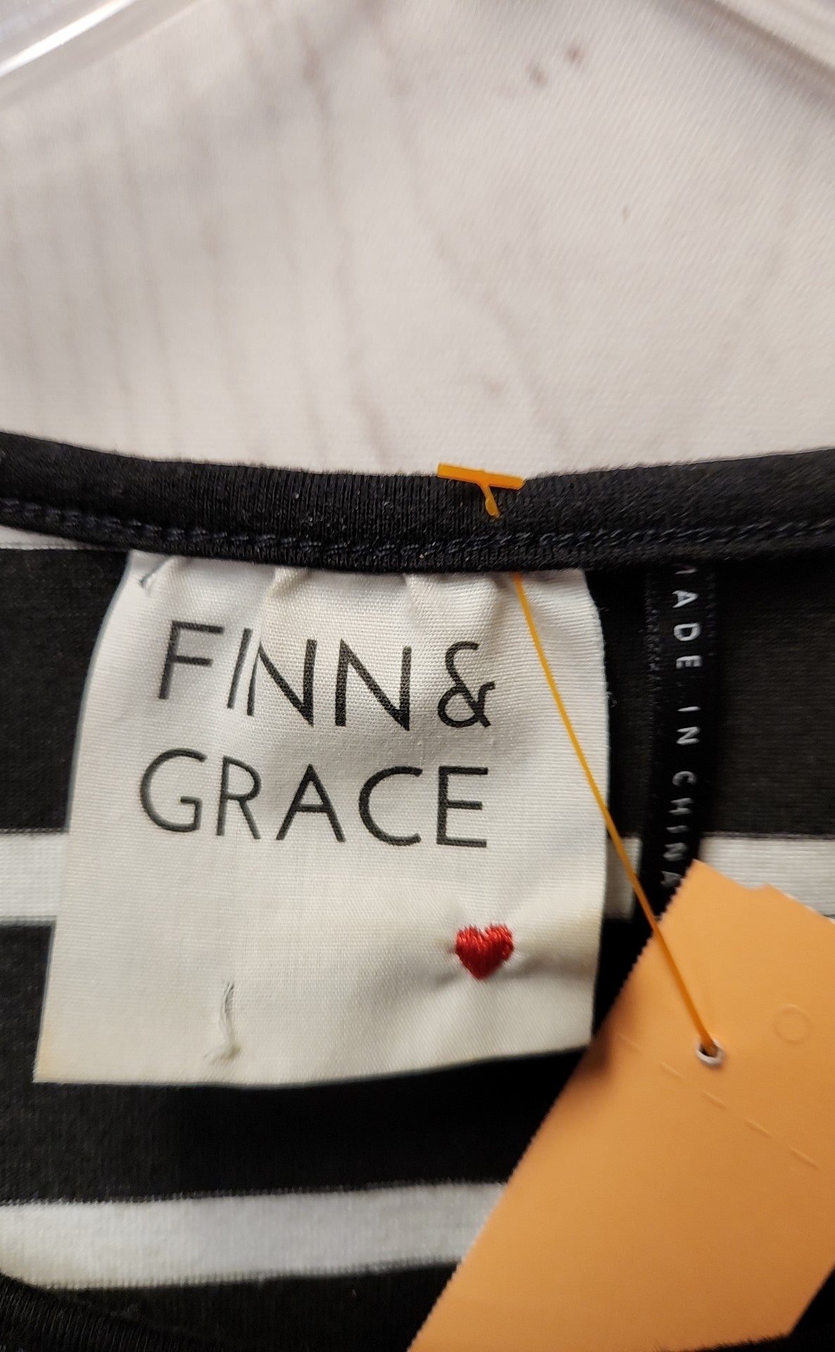 Finn & Grace Women's Size S Black Short Sleeve Top
