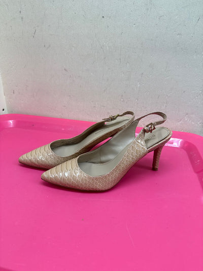BCBgeneration Women's Size 6 Tan Pumps