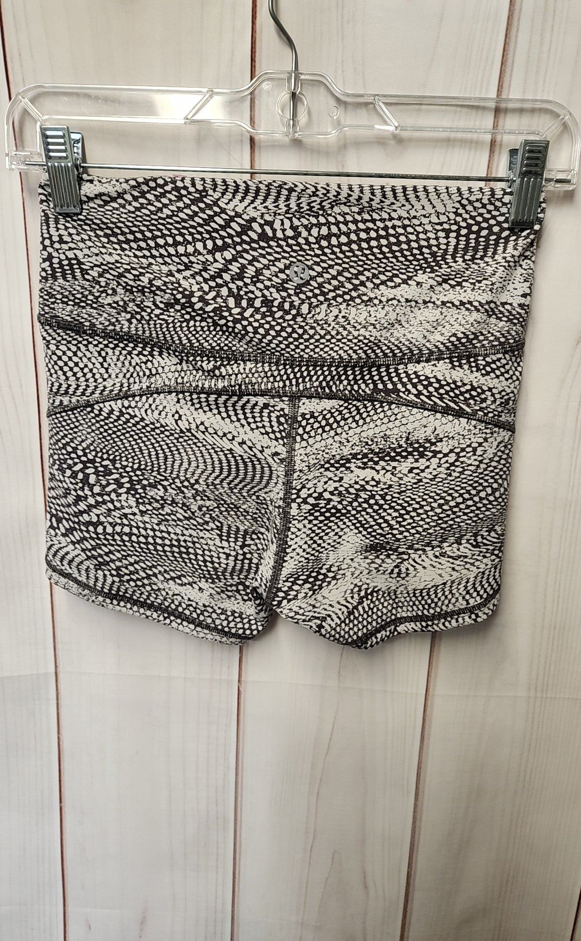 Lululemon Women's Size 6 Gray Shorts