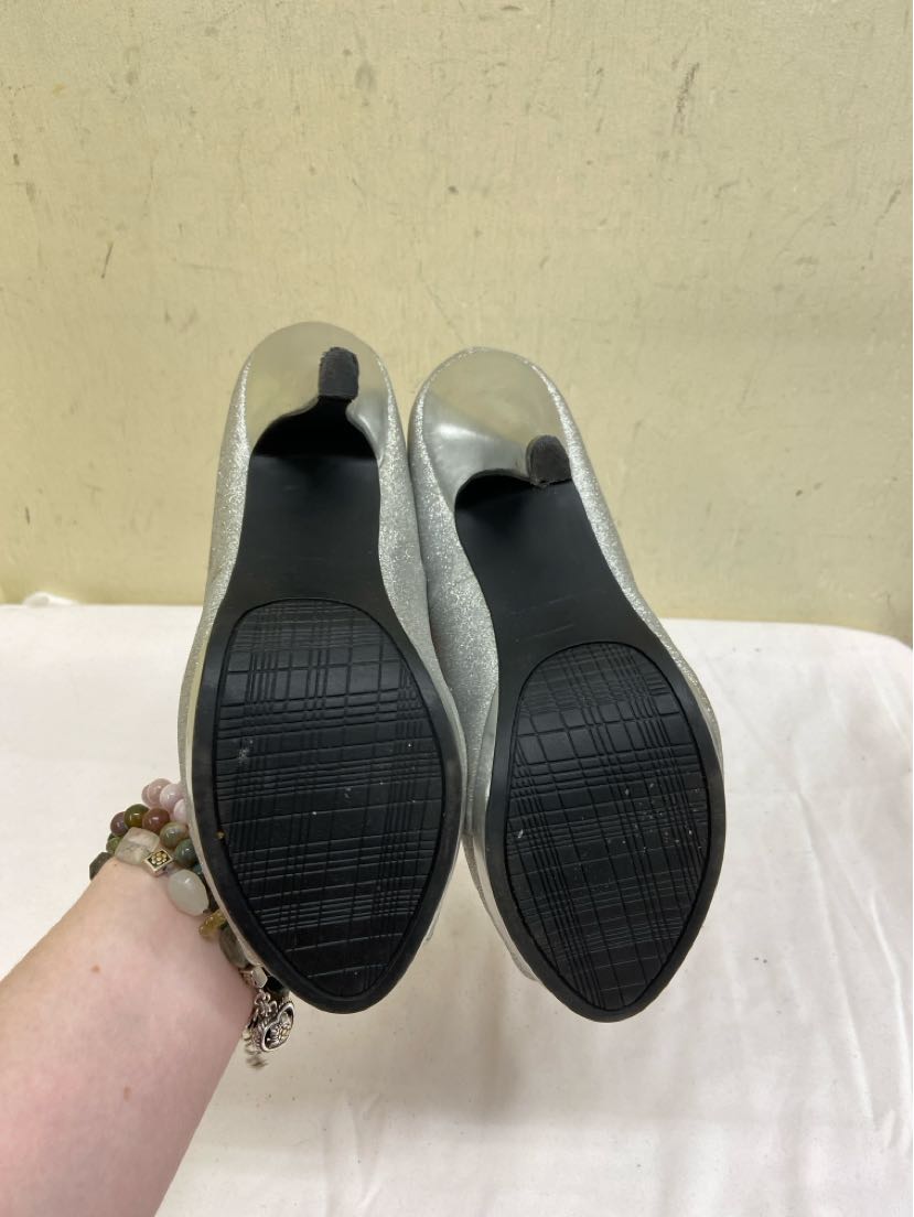 Rampage Women's Size 6 Silver Pumps