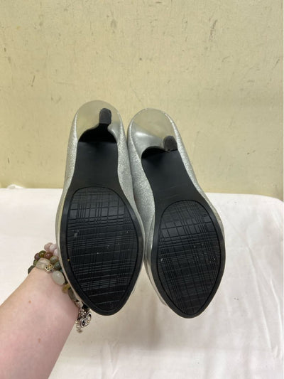 Rampage Women's Size 6 Silver Pumps