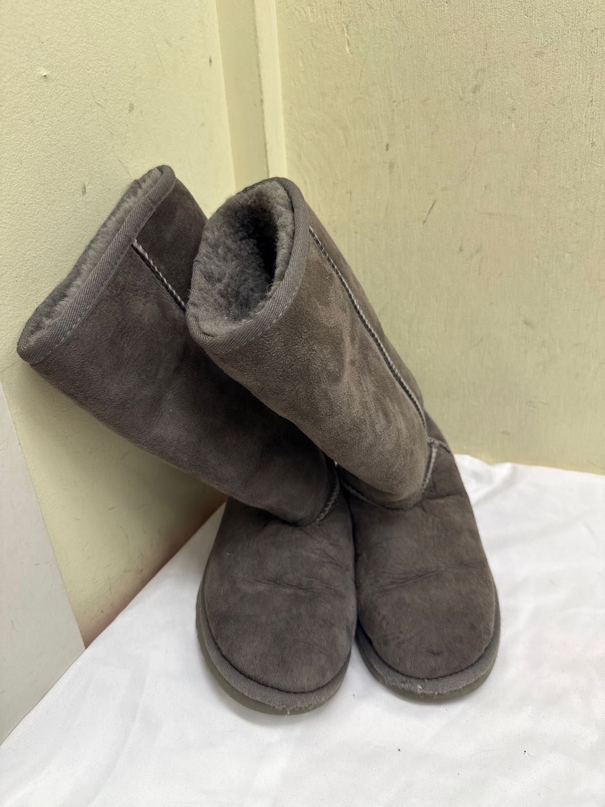Ugg Girl's Size 3 Gray Boots