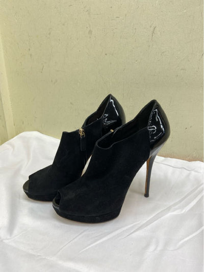 Gucci Women's Size 38-1/2 = 8 Black Pumps AS IS - wear on soles