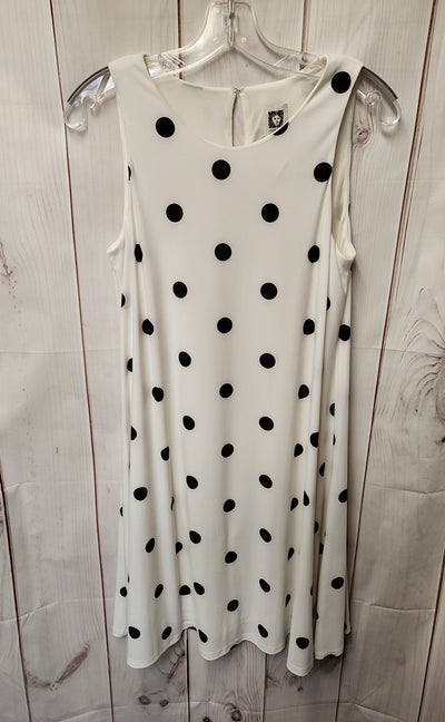 Anne Klein Women's Size 4 White Dress