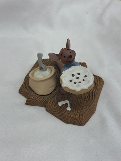 Disney Pooh & Friends Extra Bit of Love Figurine