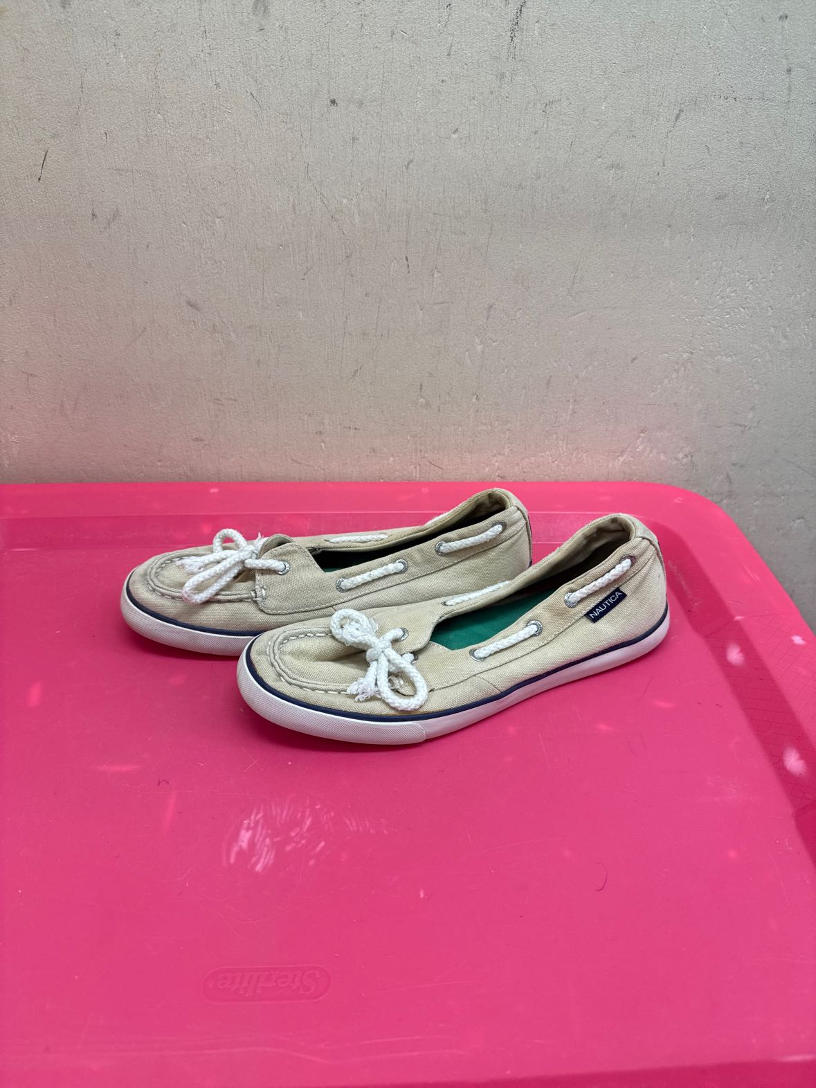 Nautica Women's Size 7-1/2 Tan Flats