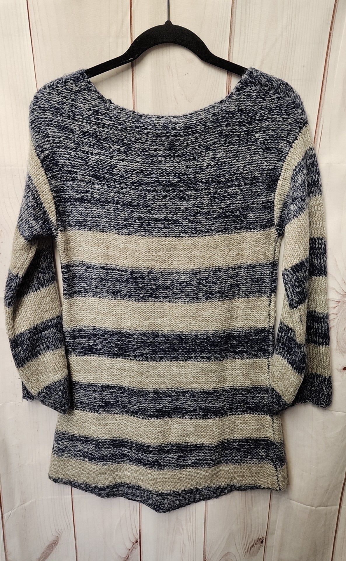 Romeo & Juliet Women's Size M Blue Sweater