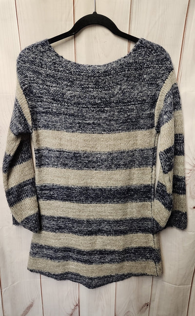 Romeo & Juliet Women's Size M Blue Sweater