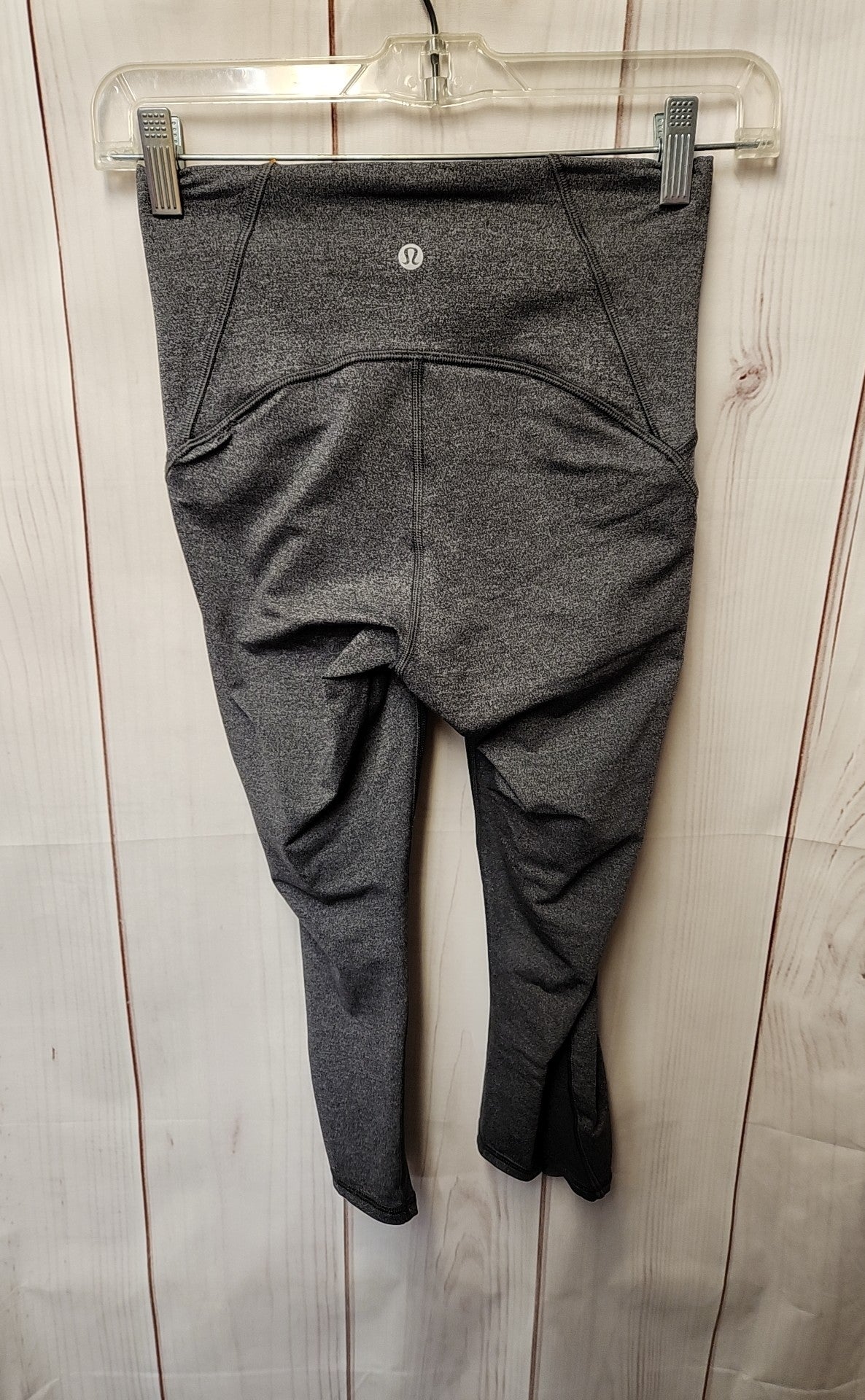Lululemon Women's Size 4 Gray Active Capris