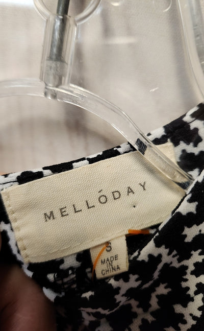 Mello Day Women's Size S Black Long Sleeve Top
