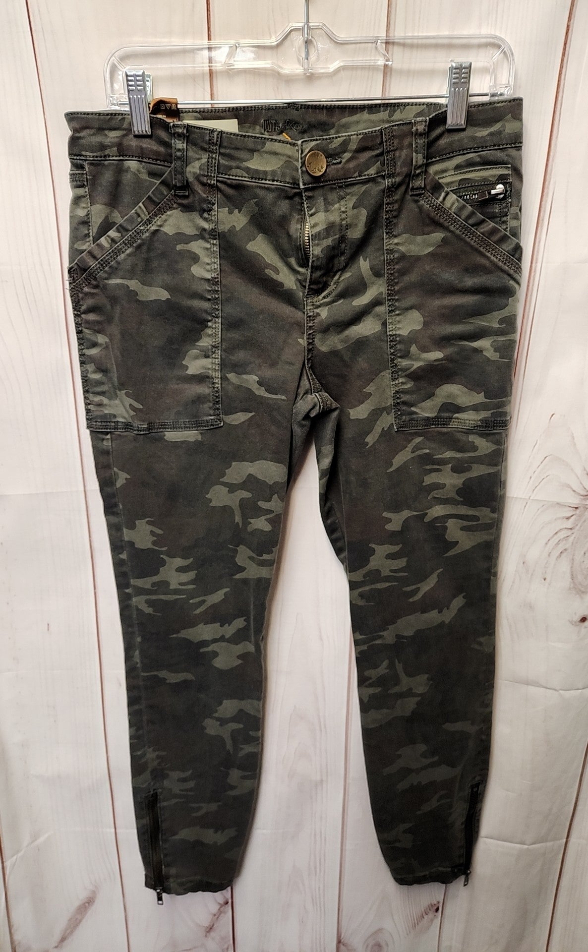 Kut from the Kloth Women's Size 8 Green Camo Pants Ankle Skinny