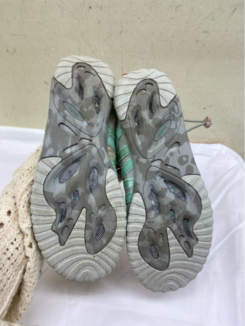 Jambu Women's Size 8 Gray Water Shoes Flats