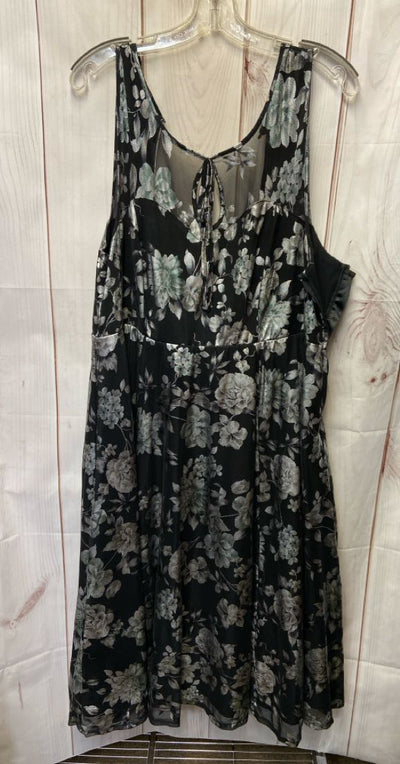 Retro Chic by Torrid Women's Size 20 Silver Dress