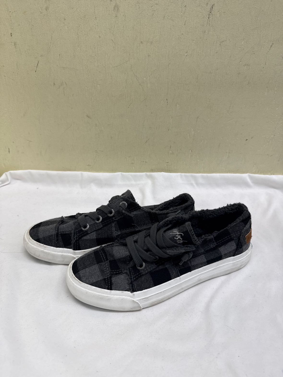 Blowfish Women's Size 8 Gray Sneakers Shoes