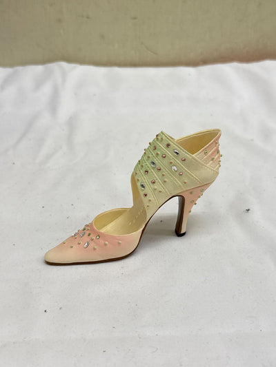 Just the Right Shoe "Spring Raine" 1999 Pink Pump Figurine