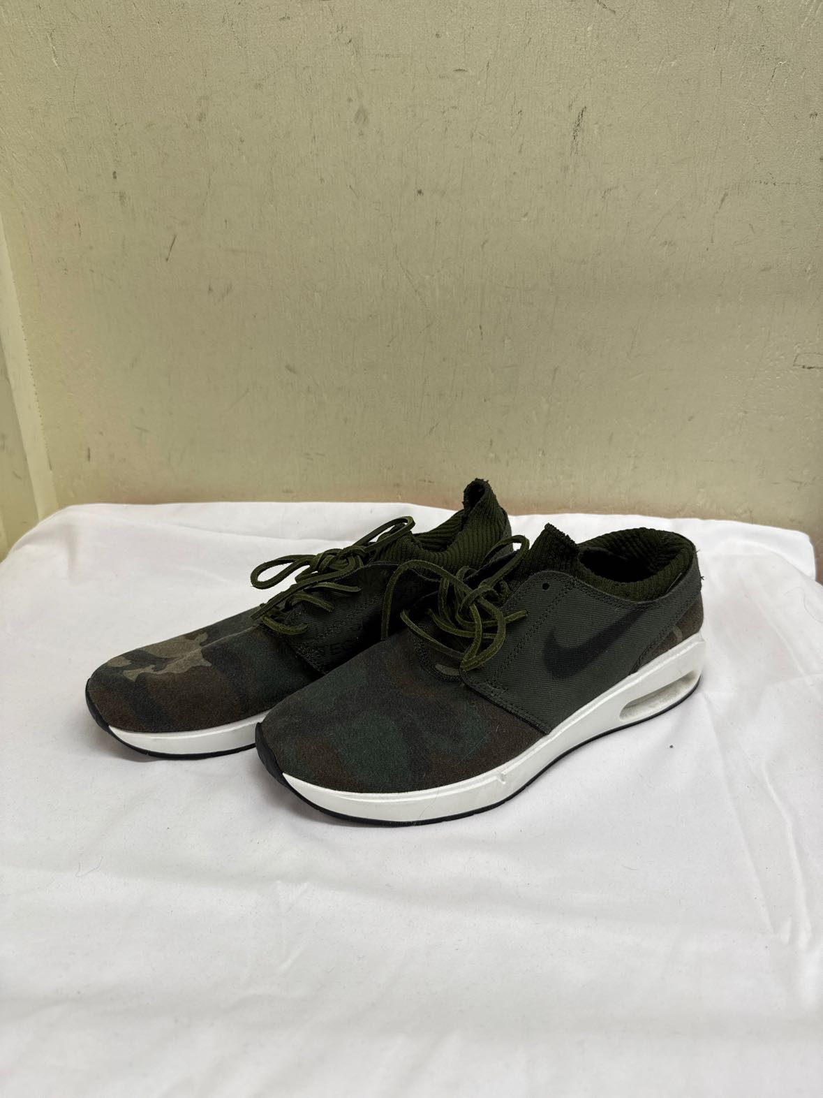 Nike Air Max Janoski 2 PRM Men's Size 7-1/2 Green Skateboarding Sneakers