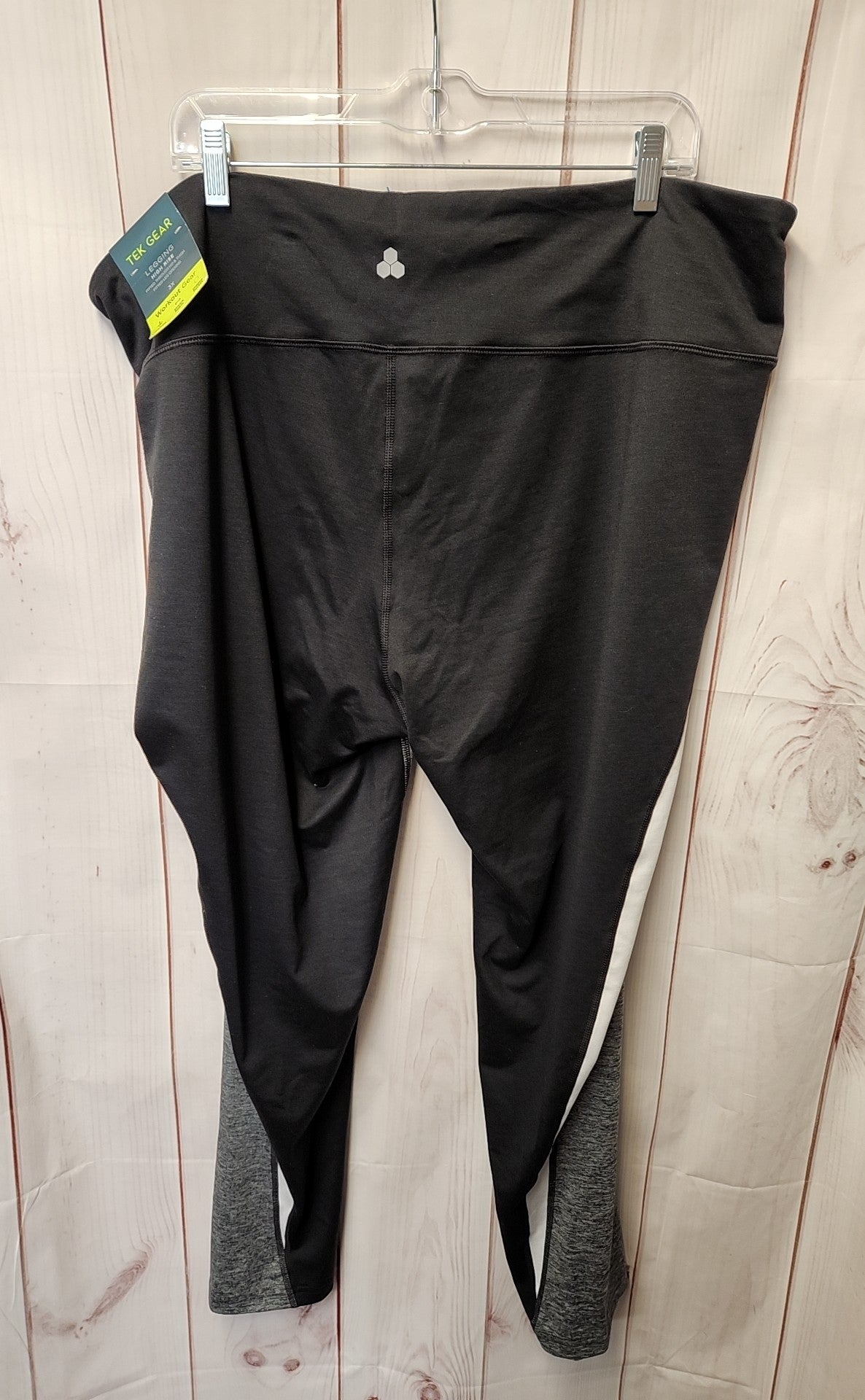 NWT Tek Gear Women's Size 3X Gray & Black Leggings