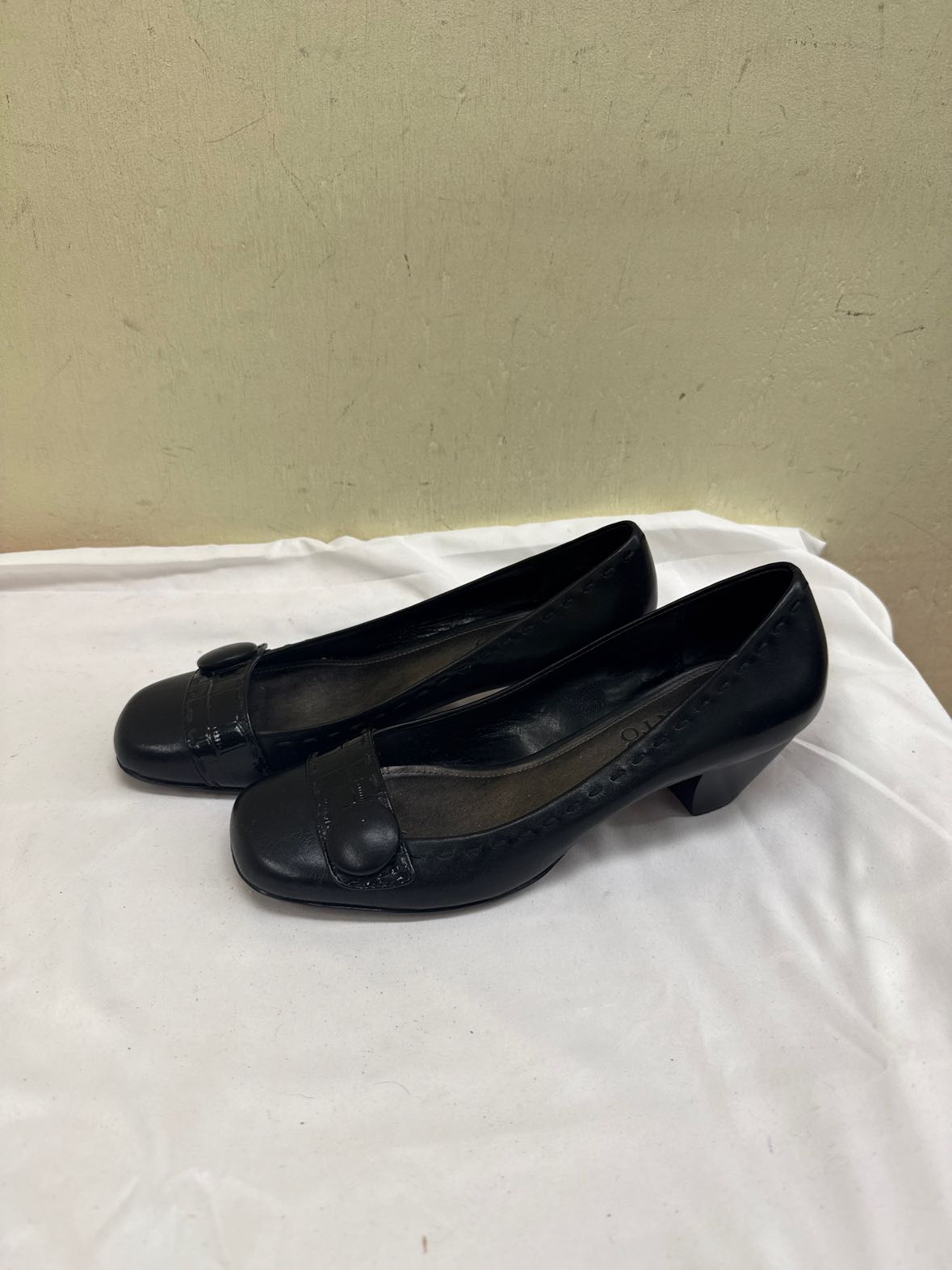 Franco Sarto Women's Size 7 Black Pumps Shoes