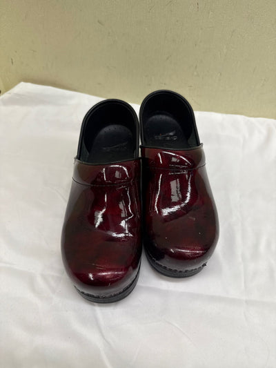 Dansko Women's Size 37 = 6-1/2 Red Clogs Shoes