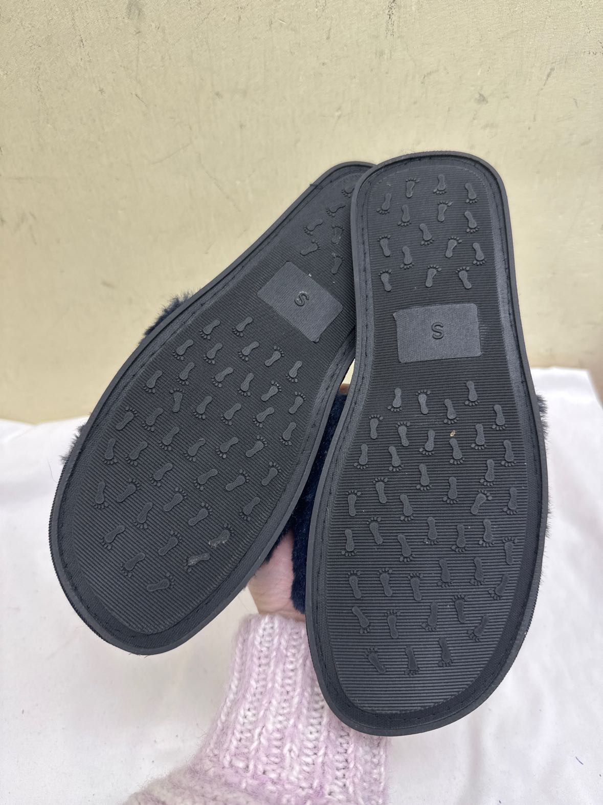 New England Patriots NFL Women's Size S Navy Slippers