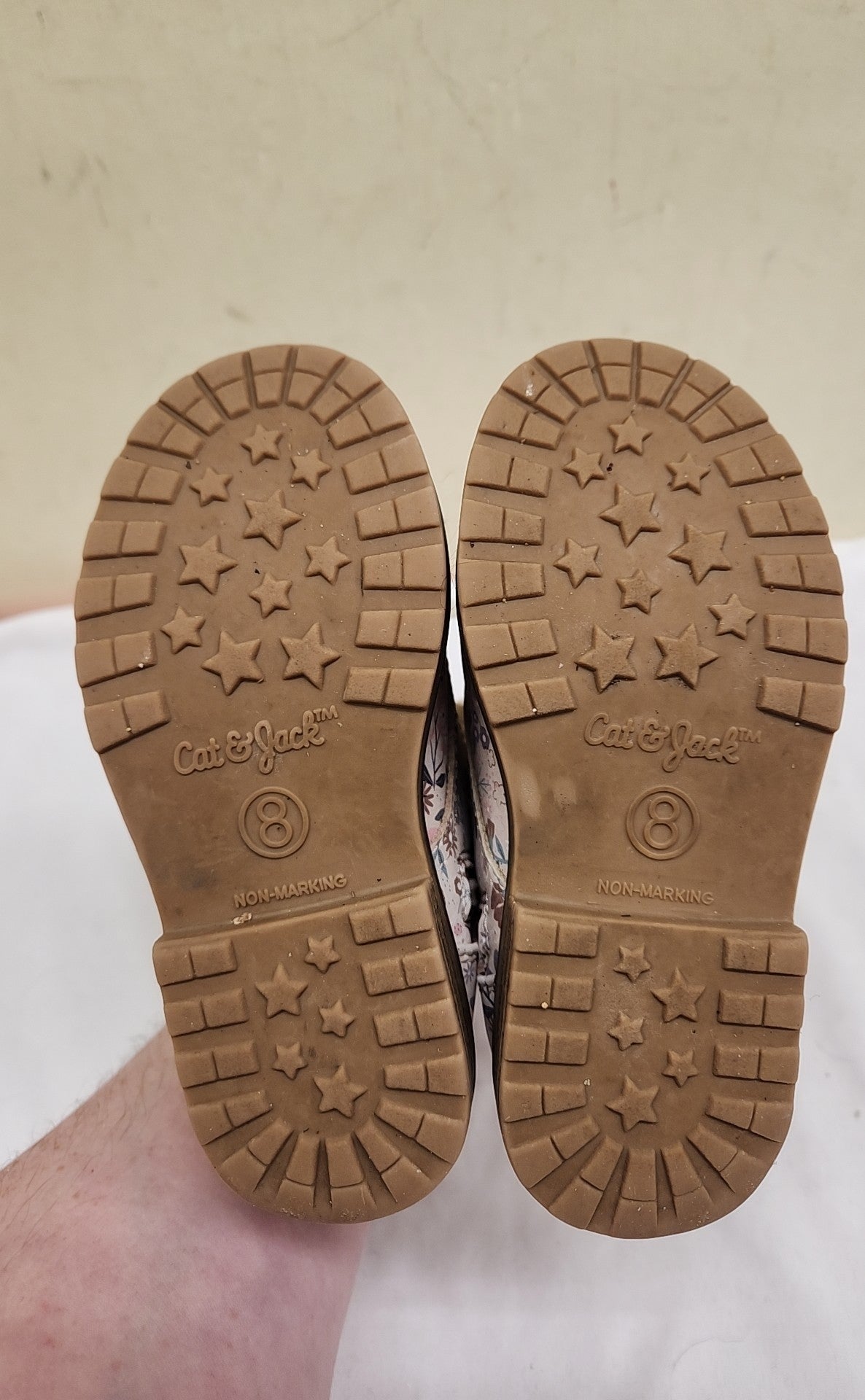 Cat & Jack Girl's Size 8 Beige Shoes