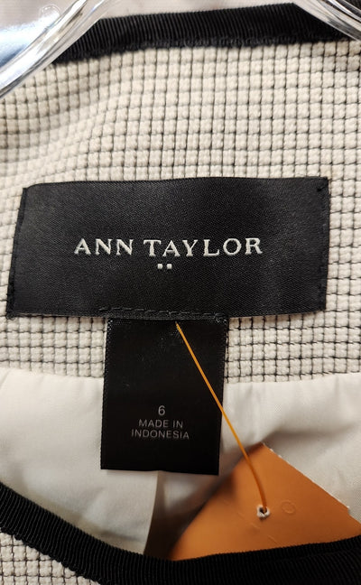 Ann Taylor Women's Size 6 White & Black Blazer
