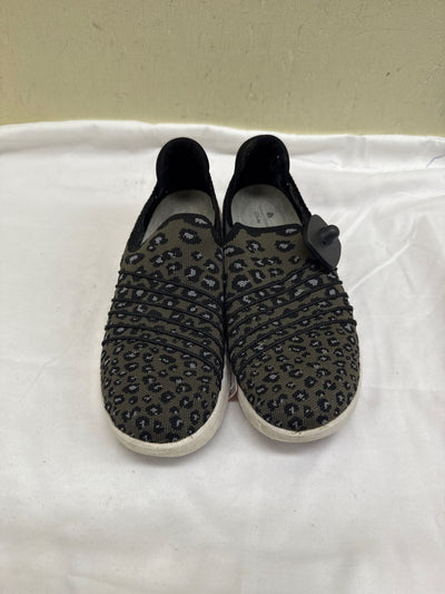Clarks Women's Size 9-1/2 Green Animal Print Flats Shoes