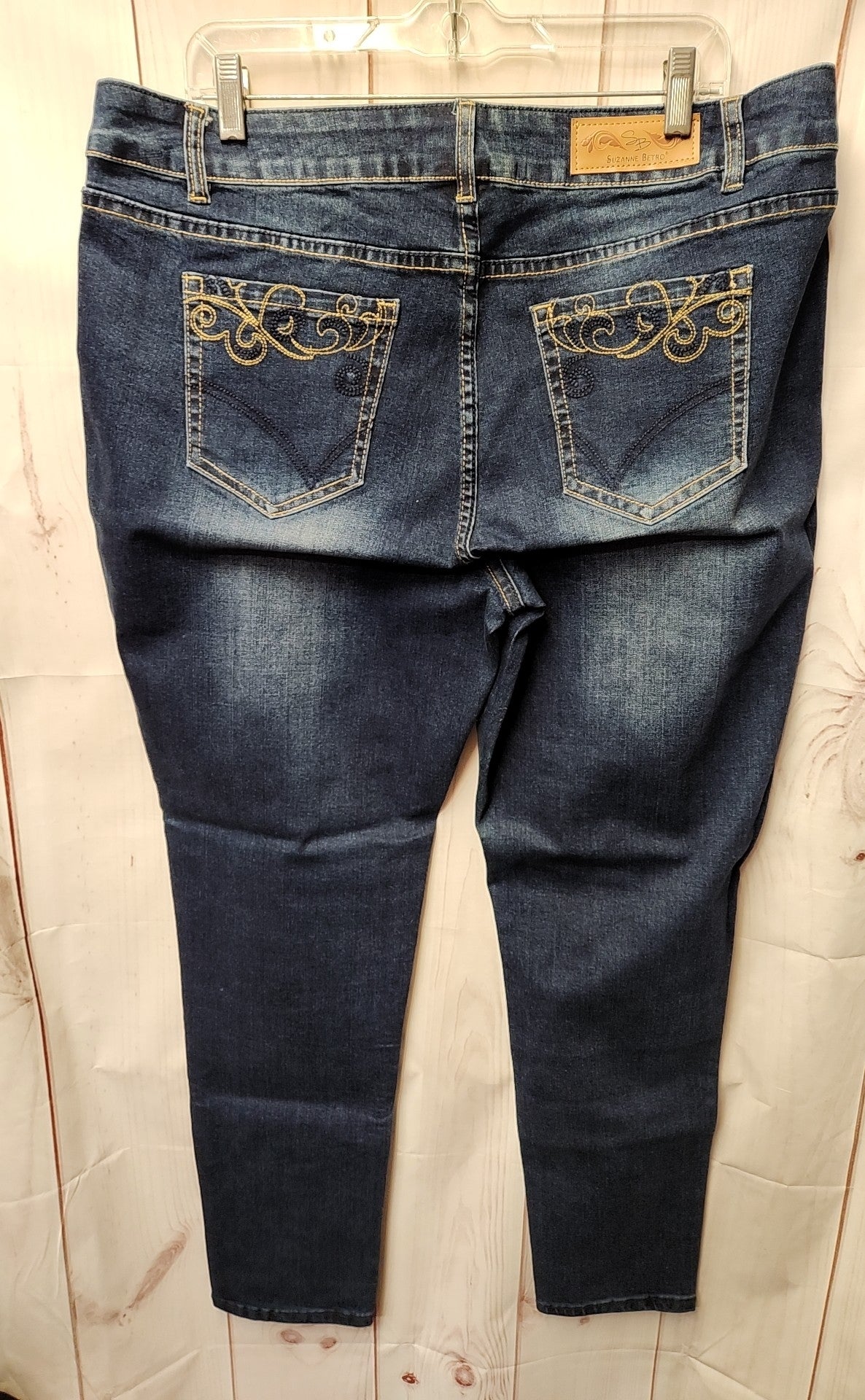 NWT Suzanne Betro Women's Size 34 (18/1X) Blue Jeans