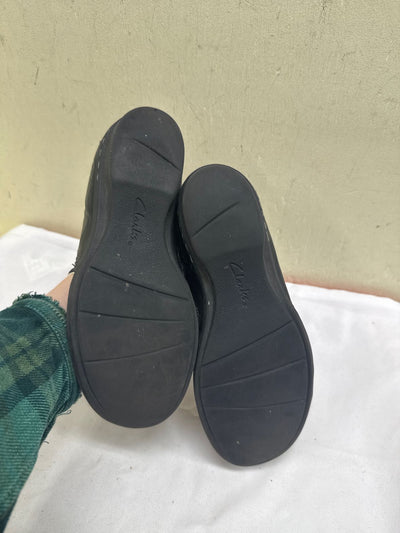 Clarks Women's Size 6 Black Clogs Shoes