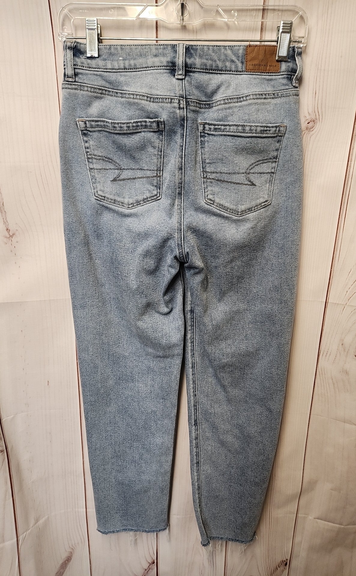 American Eagle Women's Size 25 (0) Short Blue Jeans Mom Straight Jean