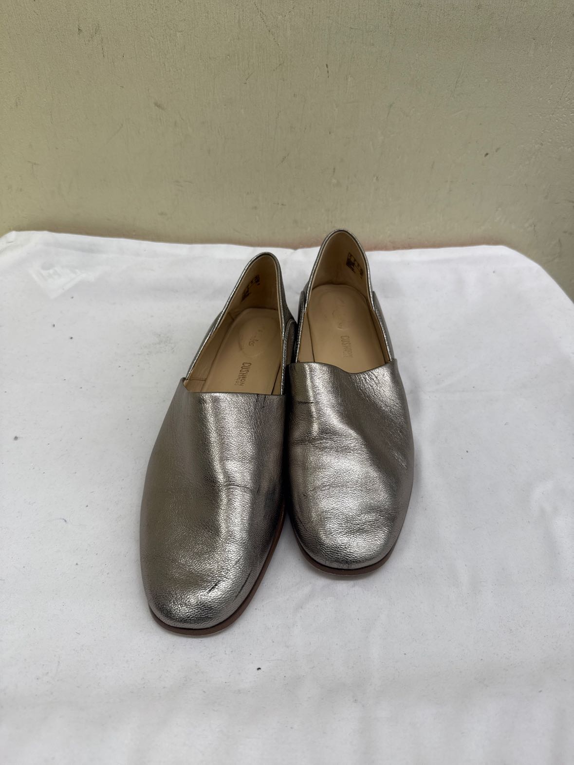 Clarks Women's Size 9 Silver Flats Shoes