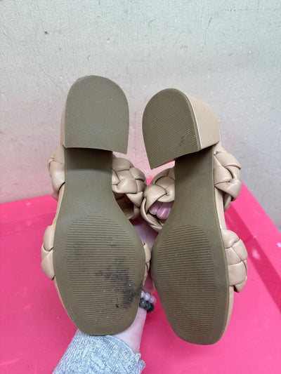Dolce Vita Women's Size 7-1/2 Tan Sandals